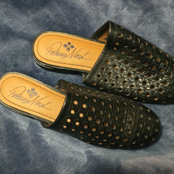 Patricia Nash Black Leather Mules with Intricate Weave - NWOT - Picture 2 of 2